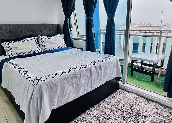L A Azure Staycation Apartamento *