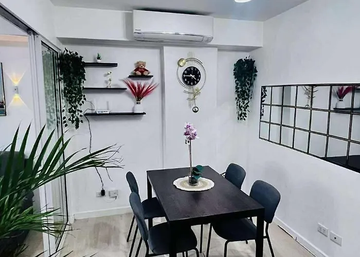 L A Azure Staycation Apartamento