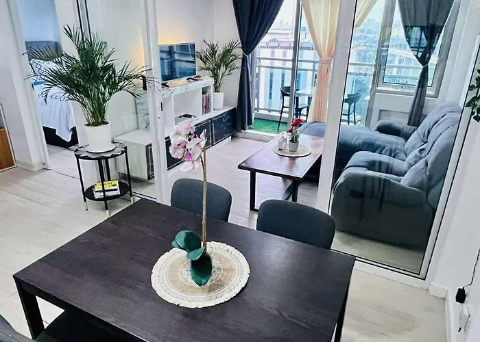 L A Azure Staycation Apartamento *